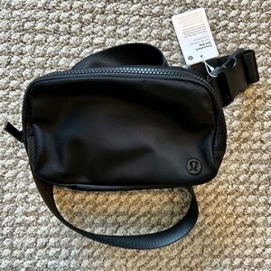 Lululemon Everywhere Belt Bag 1L